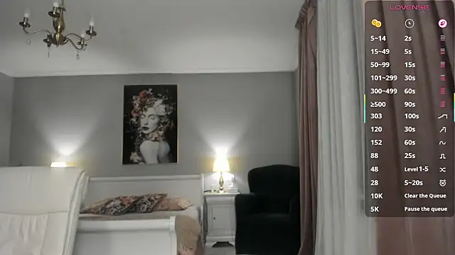 MissGiulia - BODY TOUR EROTIC TEASE