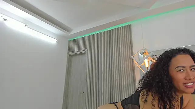 -Cleo_ - Sexy dance ans spank my ASS🔥😈