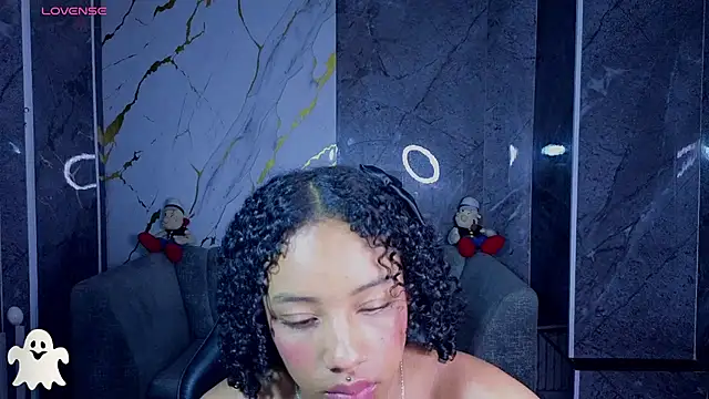 Violeth_b - show ass + twerking + slap ass x20