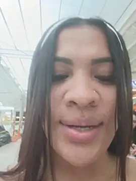 Ahsly_Duque - Flash tits with my friend👩‍❤