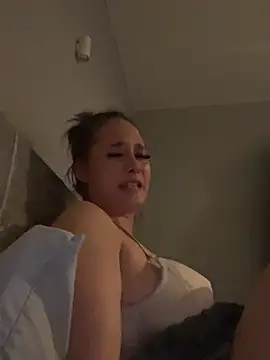 Poppylooloo - Spread legs slap pussy
