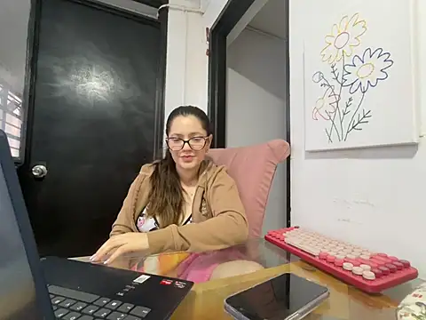 ArianaFranco - flash boobs!