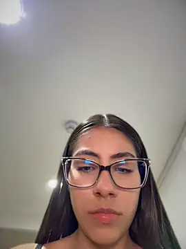 Princess_little09 - 1 finger in my pussy + control 60 sec