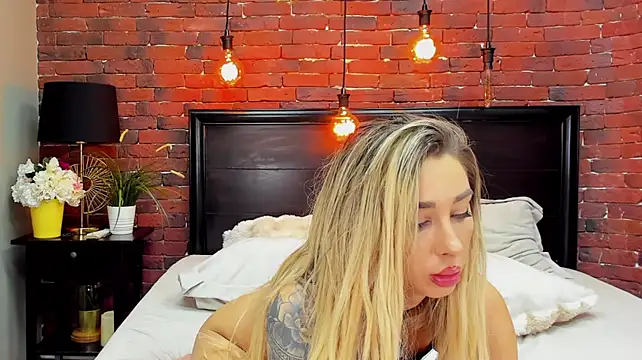 ChristynaRoss - SQUIRT SHOW