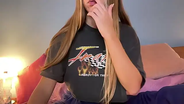 Martimartinaxx - tits out