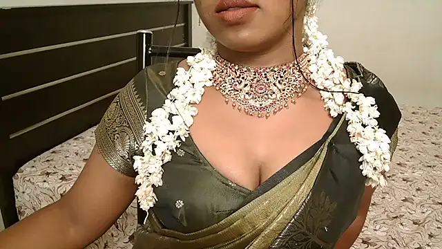 Dhiyapink - nude show