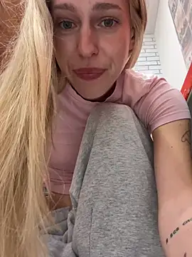 Kira_mia - pull down panties&fingering my pussy 💦