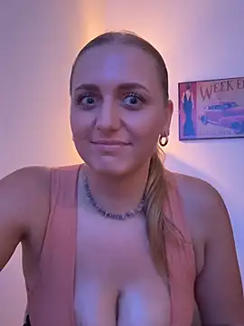 LunaHottie1 - masage Boobs 30 Sec🍑