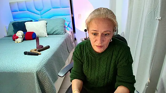 Naty_Stone - My ass is craving for some fingers too