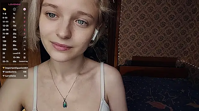 Smartemilia - lift up my t-shirt to see tits in bra