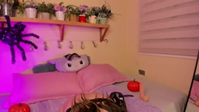_kyliee - Masturbation with a dildo and oil.💧