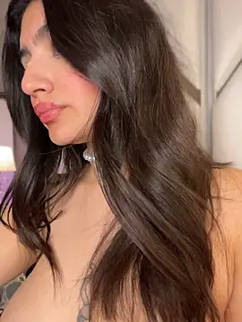 Barbara-Levyn - mostrar tetas y pellizcar pezones