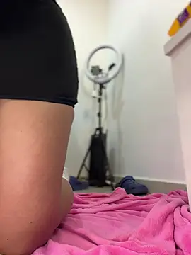 MiaJones21 - 😏🫦💧 make me wet 😏🫦💧