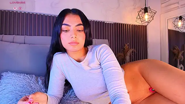 SHANONCLARK - play with pussy close