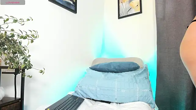 Karol_deny - Fingertip Round my Nipples (Zoom In)