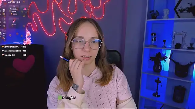 Evalora_vei - show tongue