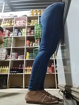 MIA-LARIOS - Flash pussy 🫛
