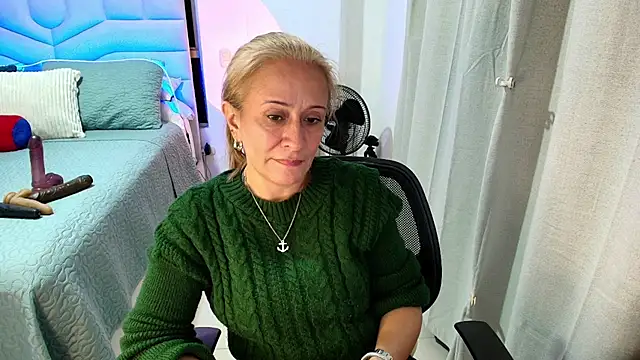 Naty_Stone - My ass is craving for some fingers too