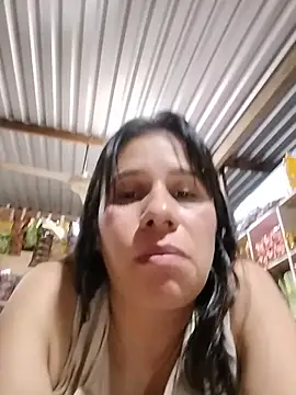 MIA-LARIOS - Flash pussy 🫛