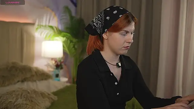 GingerPinky - get naked