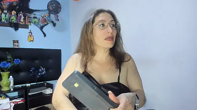 KaylaMinov_ - play finger