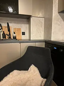 OIivia - Put fingers in ass and lick