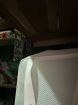 Lannabellx - Play with my boobs in the market 🤫
