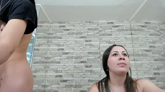 Aryanette - play pussy and twerk