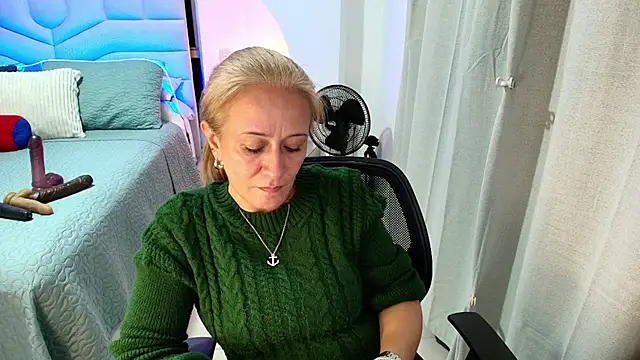 Naty_Stone - My ass is craving for some fingers too
