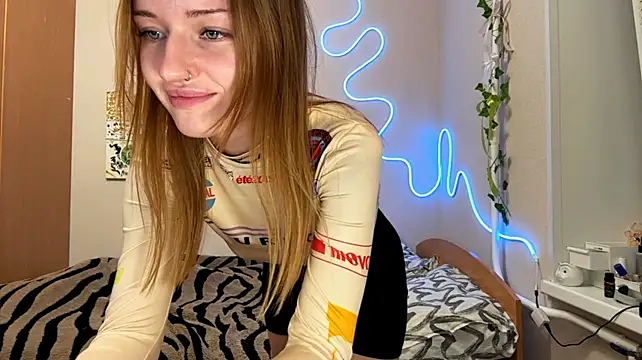 Saykilife - massage my tits :)