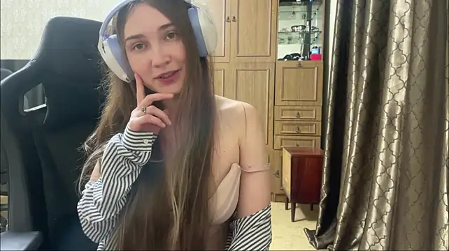 NidiaCurtis - massage tits