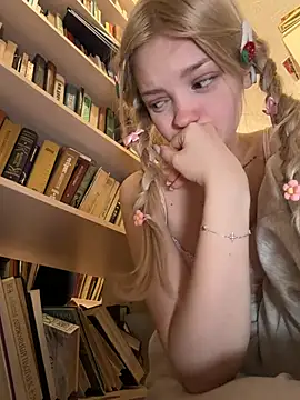 Elsawhere - SALIVA play on BOOBS