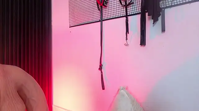 Issafoxx - HARD SPANKS IN FACE 3 TIMES💦 ….