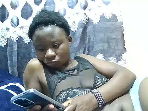 ToxicDoll01 - hii guiz plz help me to pay school fees