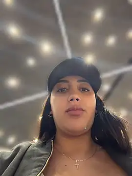 Hannahoff - SHOW BIG BOOBS IN PUBLIC