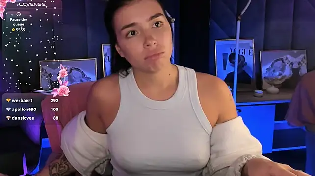 KiaraKiy - middle finger