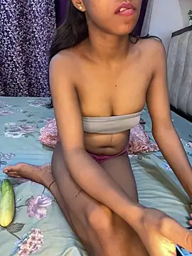 Mini-cutie - Kitchen in nude dance