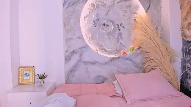 BellaaStorm - RUB MY TIGHT PUSSY IN DOGGY