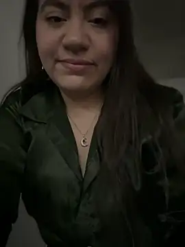 Bella_Pascualina - Show pussy in public