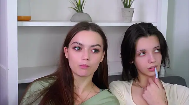 SelinaPack - Show tongues)