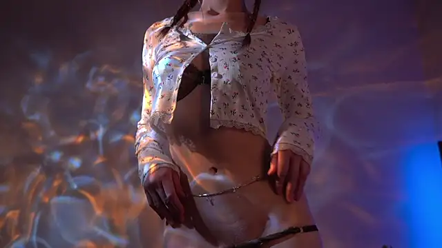 Hi_my_name_is - Take off my top