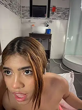 KellyOlsenbe - SHOW YOUR TITS
