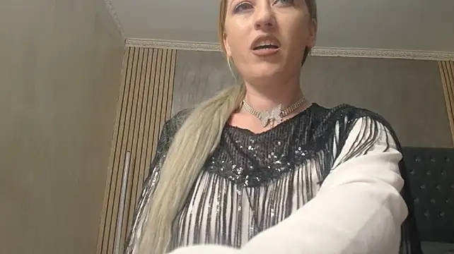 AlessiaBellini - I'm gonna CUM first time