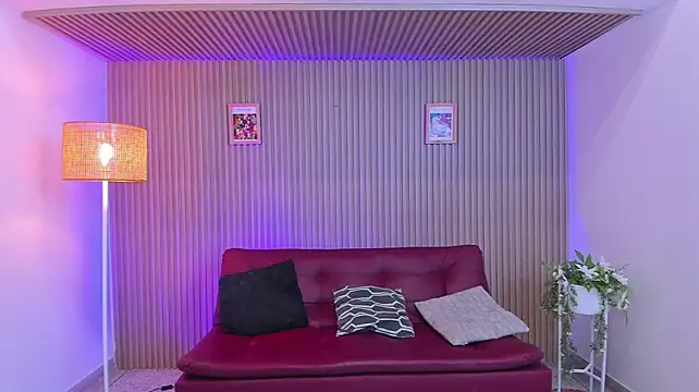 Spicy_GirlW - Naked girl sucks dicks