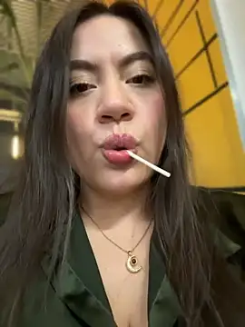 Bella_Pascualina - Show pussy in public