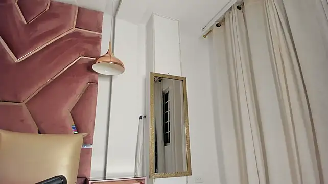 StefaniCollins - Control my toy for 5 minutes.