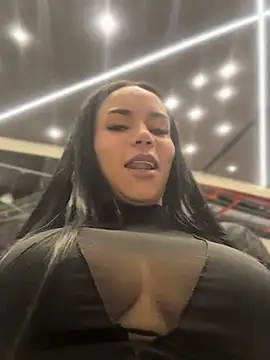 Naatalia - Play risky in public