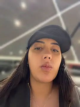 Hannahoff - SHOW BIG BOOBS IN PUBLIC