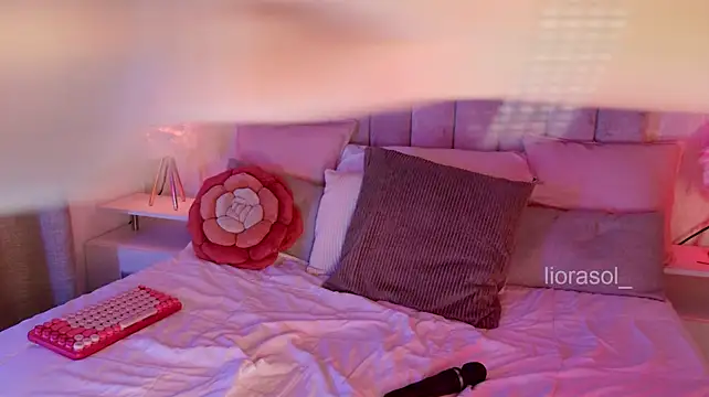 Liora_Sol - Hot blow job and sexy dance striptease