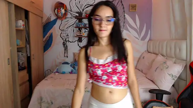 LinzyBaner - Make my pussy get wet for you.